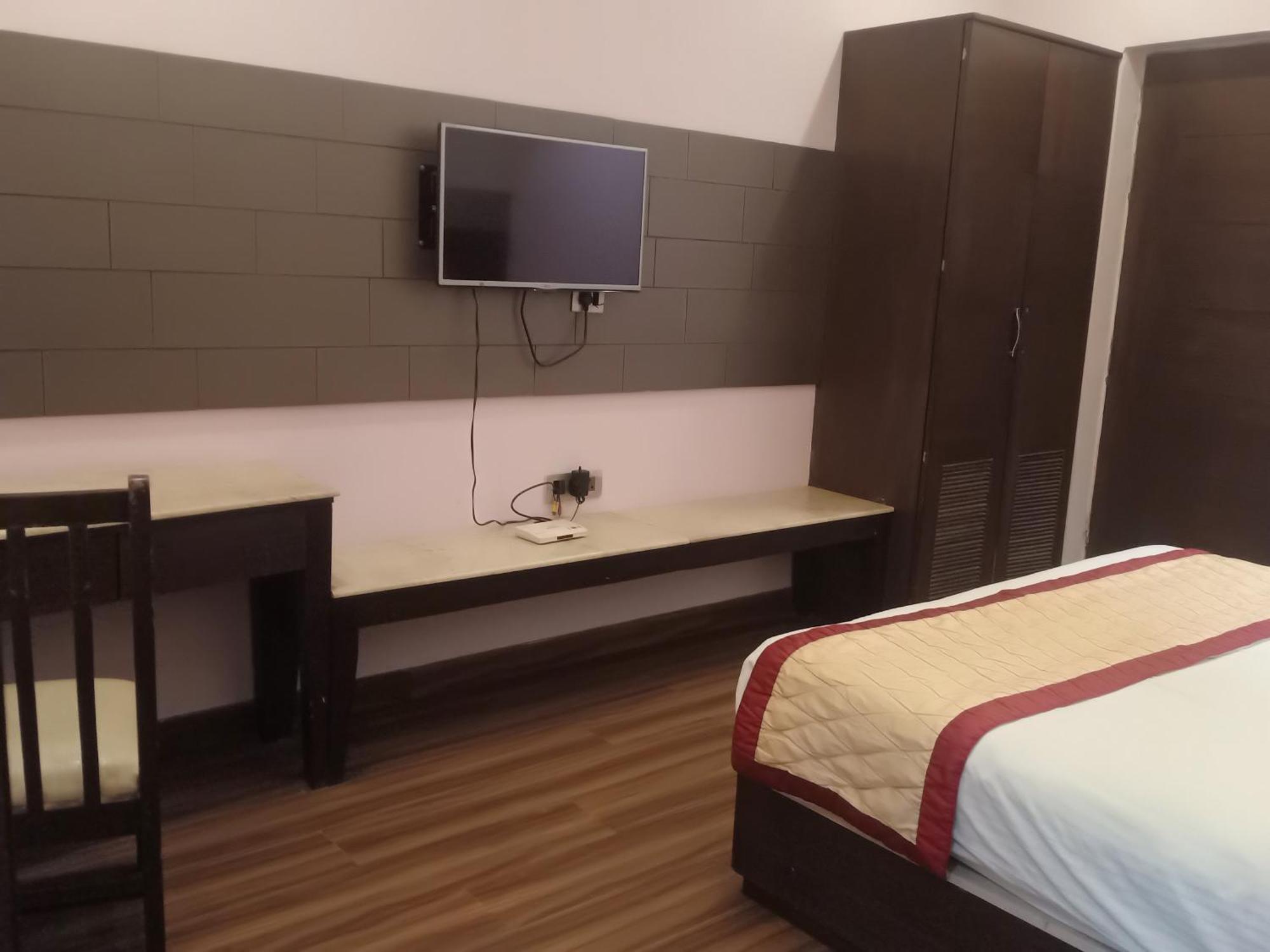 Hotel Rudra Vilas Agra  Bagian luar foto
