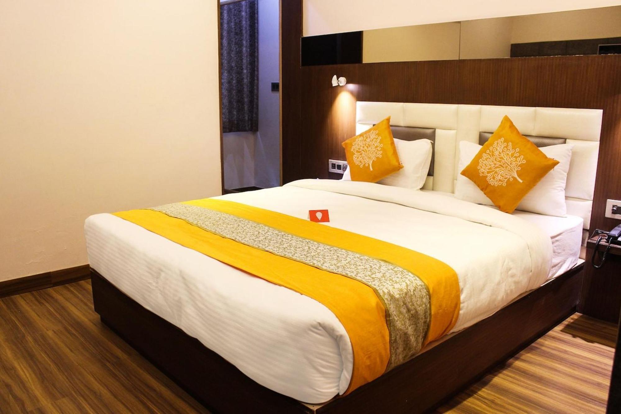 Hotel Rudra Vilas Agra  Bagian luar foto